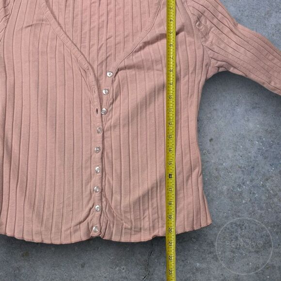 Superdown Women's Light Pink Long Sleeve Button-Up Top Size L V-Neck Casual - Picture 5 of 7